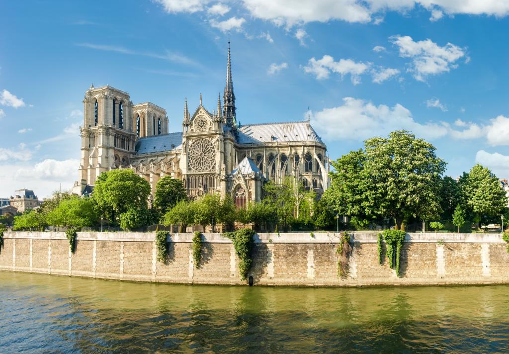 Notre-Dame de Paris : Un Symbole de Renaissance pour Paris