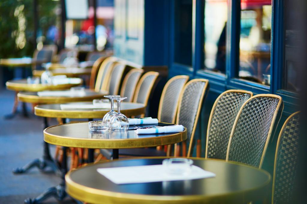Raffinement au Café Pouchkine Place des Vosges
