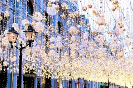 A Christmas in Paris: Festivities & Illuminations