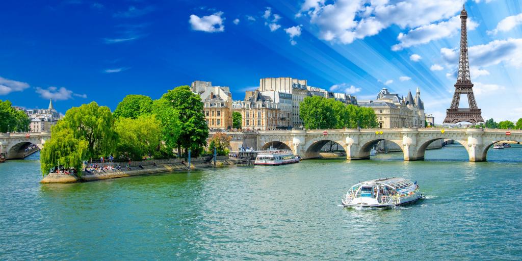 Visitez Paris à votre rythme : bus panoramique, croisière, balade à pied ou à vélo, laissez-vous guider selon vos envies