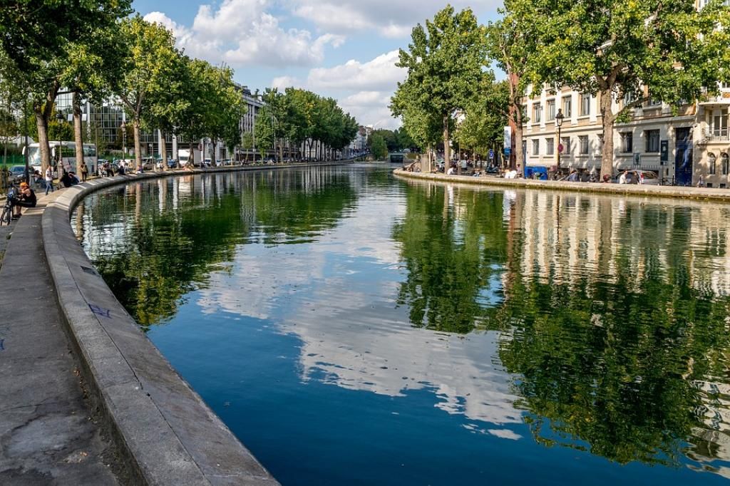 Take a cruise on the Canal Saint-Martin!