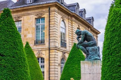 L’artiste français Daniel Buren invité de Monumenta 2012 - Hôtel Marais Bastille Paris