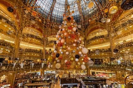 A magical family Christmas in Paris
