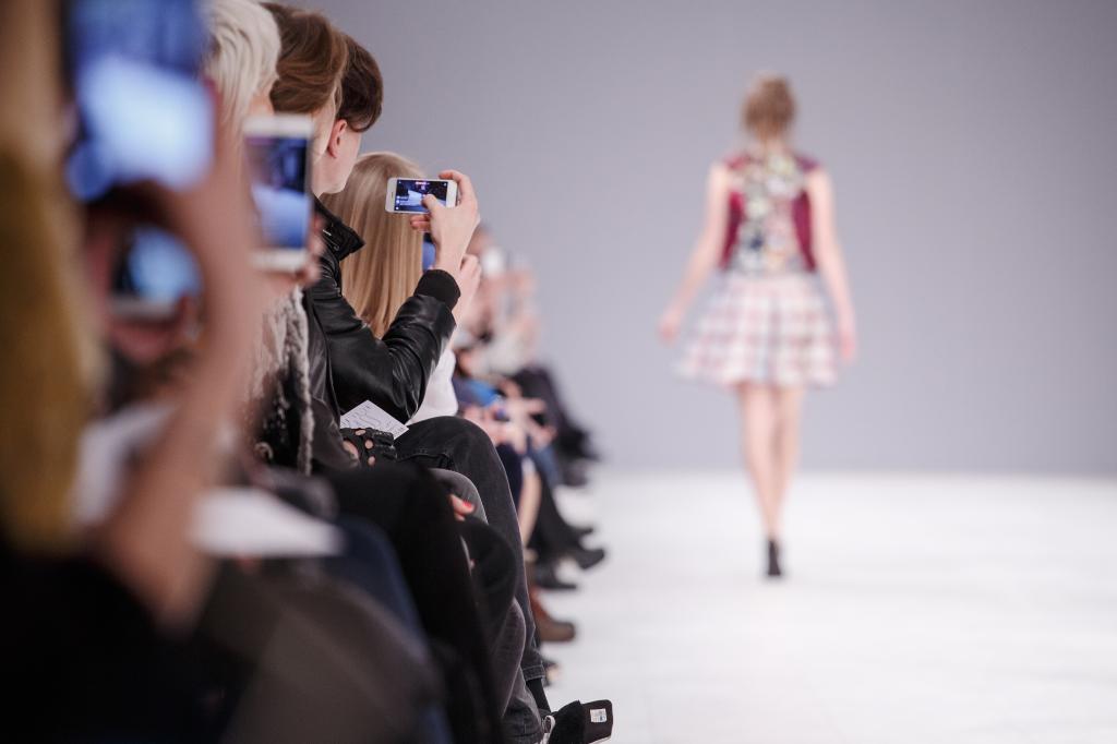 Fashion week paris celebre le meilleur du pret-a-porter